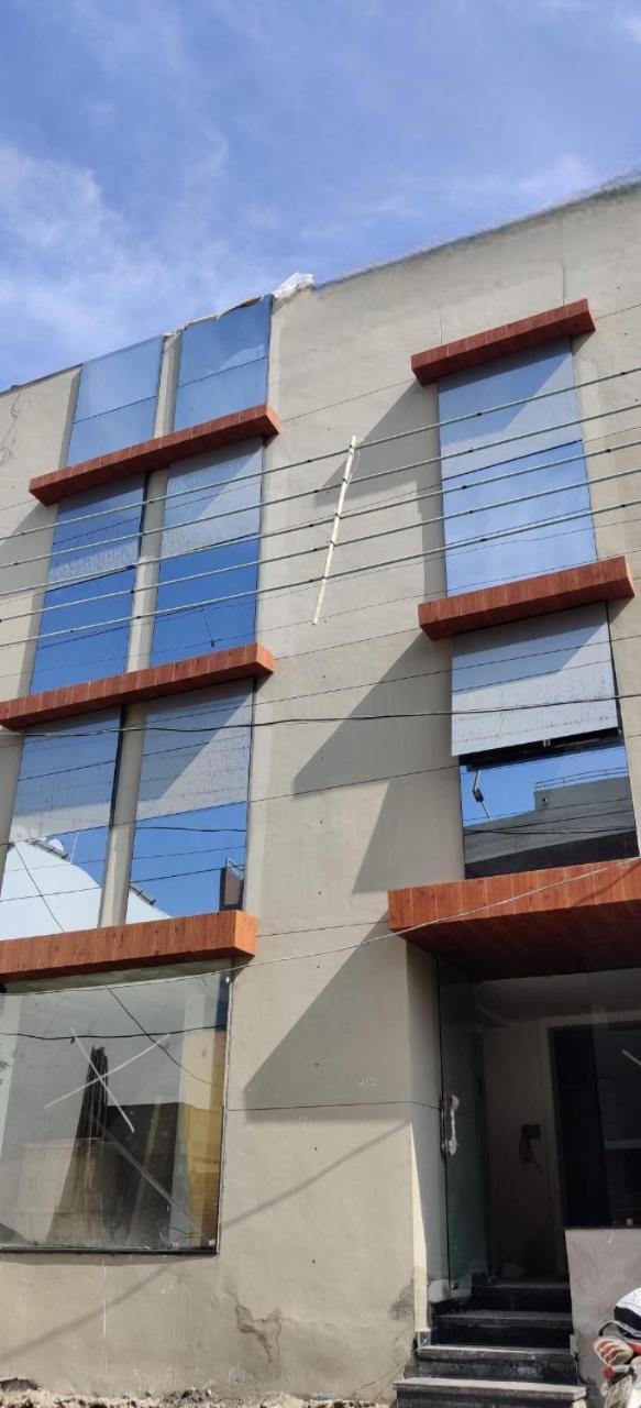 إندور Stayez Studio Apartments المظهر الخارجي الصورة