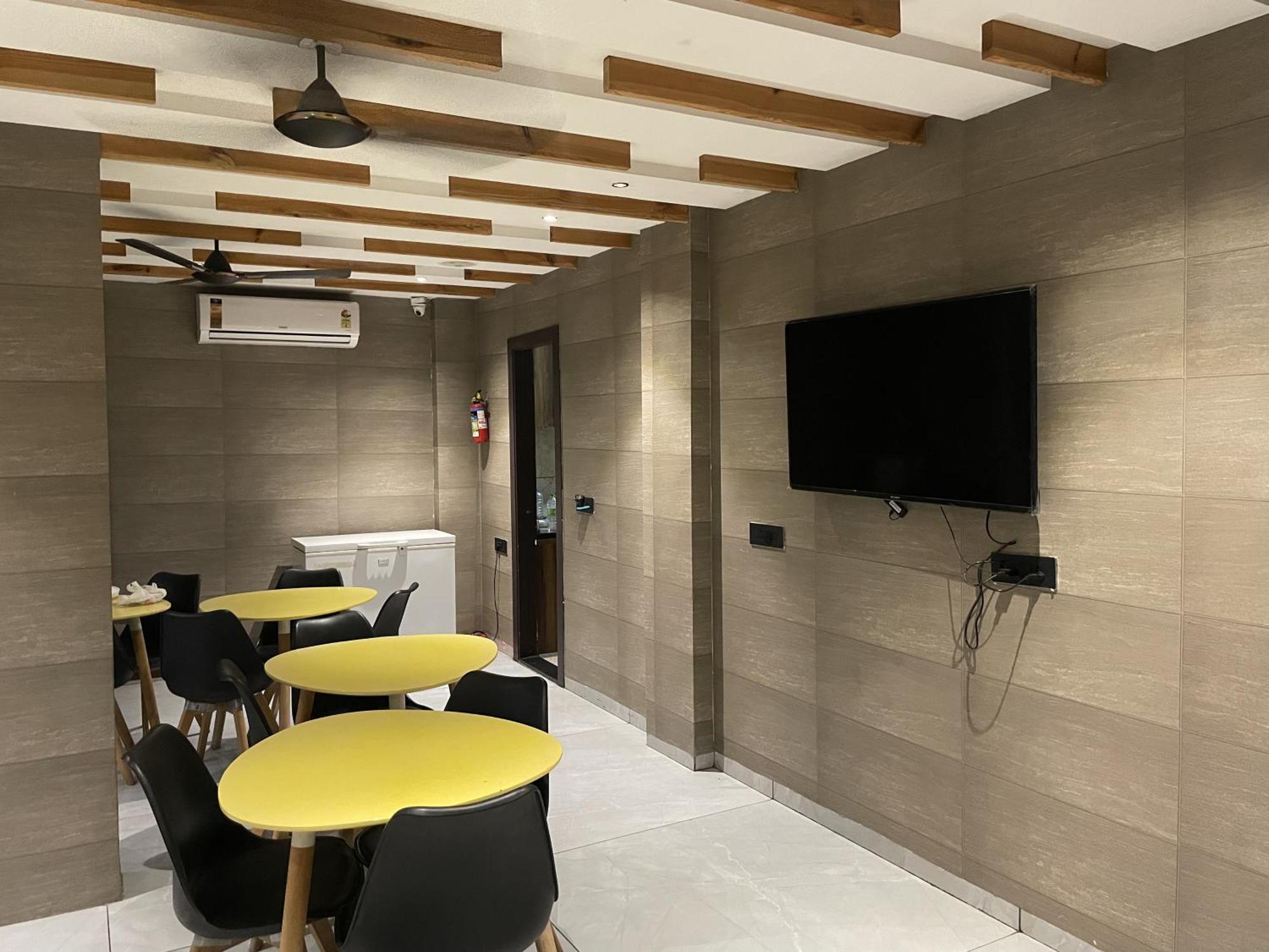 إندور Stayez Studio Apartments المظهر الخارجي الصورة