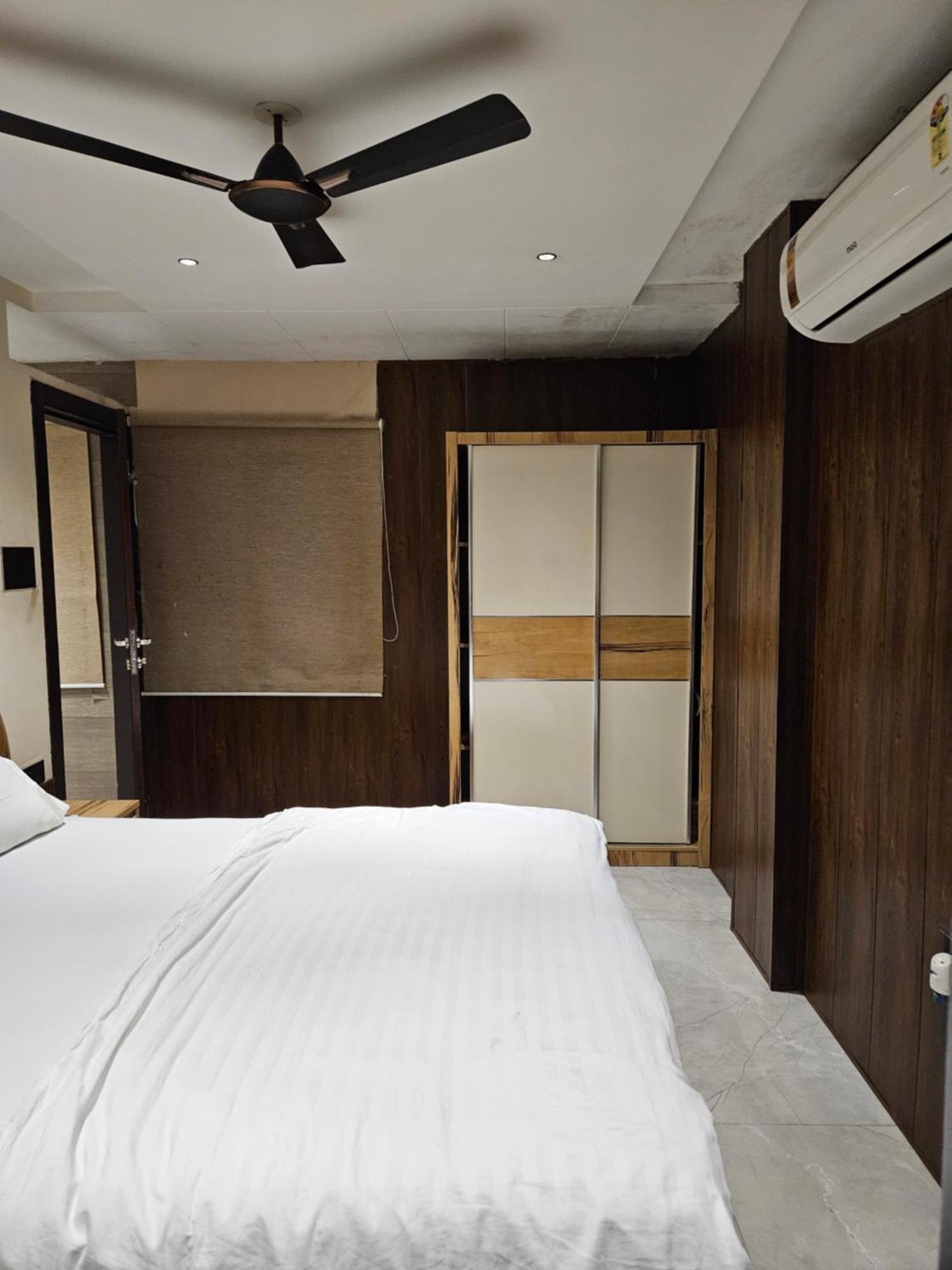 إندور Stayez Studio Apartments المظهر الخارجي الصورة